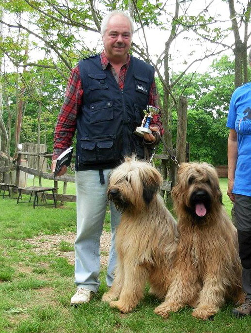 Briard Bheimkirchen